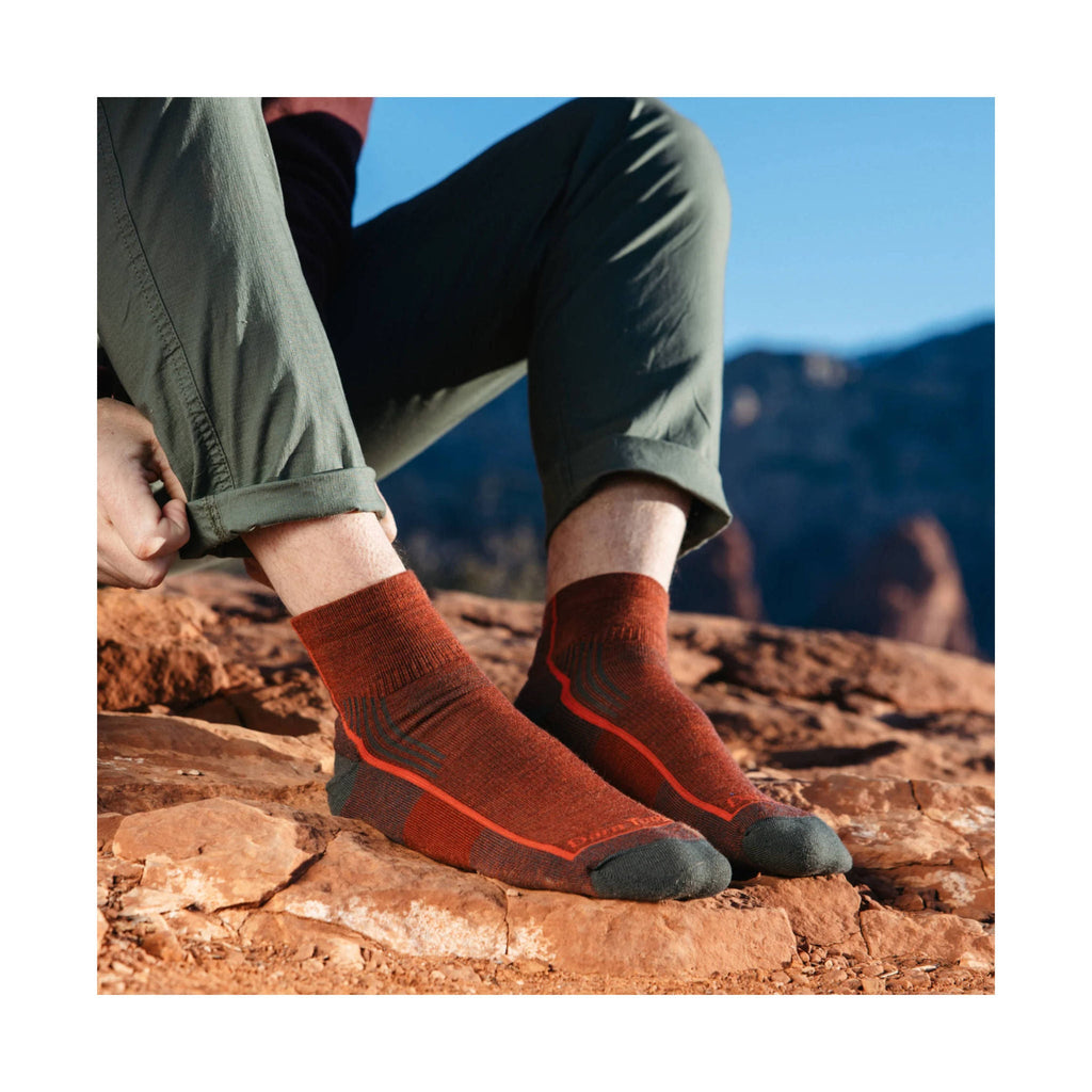 Darn Tough Men's Hiker Quarter Midweight Hiking Sock - Chestnut - Lenny's Shoe & Apparel