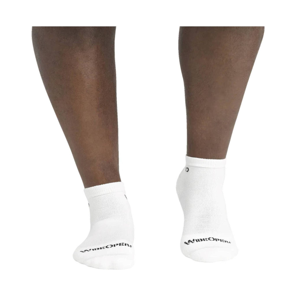 Wide Open Men's Solid Cushioned No Show Socks - White - Lenny's Shoe & Apparel