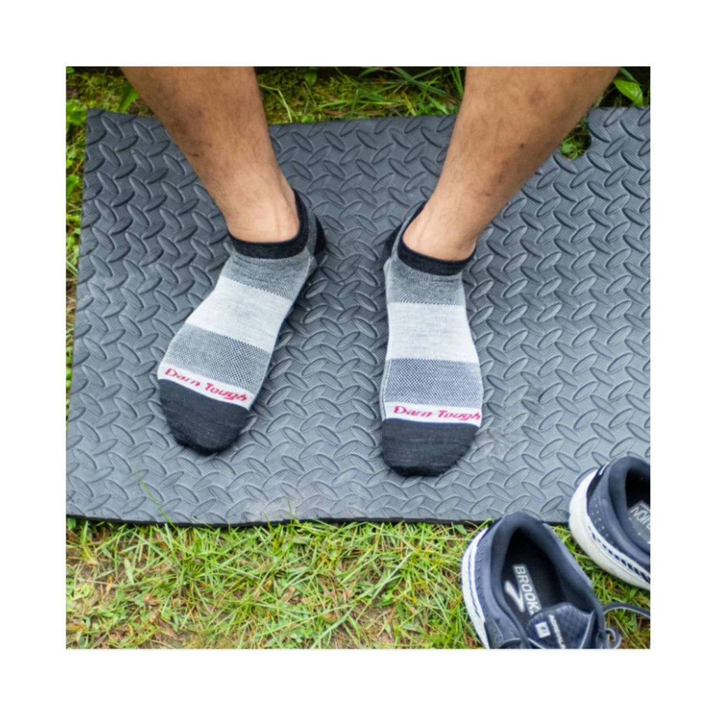 Darn Tough Vermont Men's No Show Lightweight Running Sock - Charcoal - Lenny's Shoe & Apparel