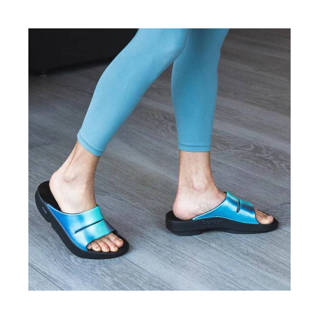 OOfos Women's OOahh Luxe Slide - Atlantis - Lenny's Shoe & Apparel